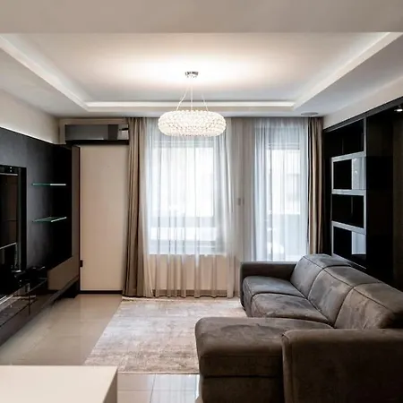 Luxury In Buda Apartment
